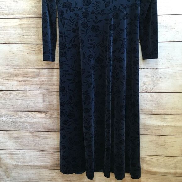 VINTAGE STUDIO EASE PETITE EMBOSSED‎ VELVET MAXI DRESS IN NAVY BLUE - Picture 5 of 6